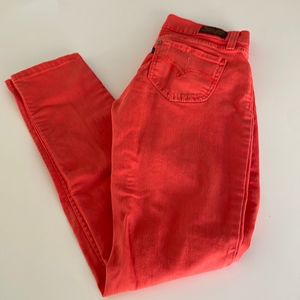 27 Levi’s 524 Too Superlow Orange Women’s Jeans